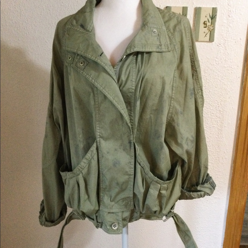 Free People Army Style Thin Jacket Perfect condition! Five ⭐️ guaranteed